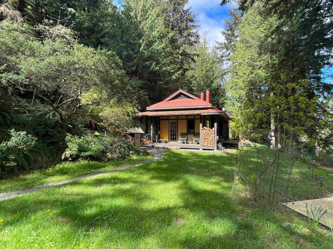 398 East Point Road, House other with 2 bedrooms, 1 bathrooms and null parking in Saturna Island BC | Image 2