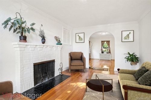 184 Hillcrest Rd, Mount Vernon, NY, 10552-1511 | Card Image
