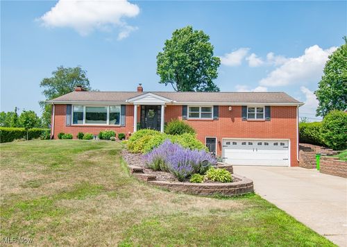 4835 Drumcliff Dr Nw, Canton, OH, 44708-2007 | Card Image