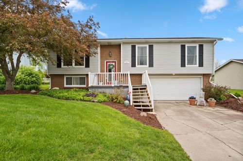 3697 Kingsway Dr, Crown Point, IN, 46307-8936 | Card Image