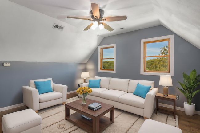 Bonus Room Living Space | Image 5