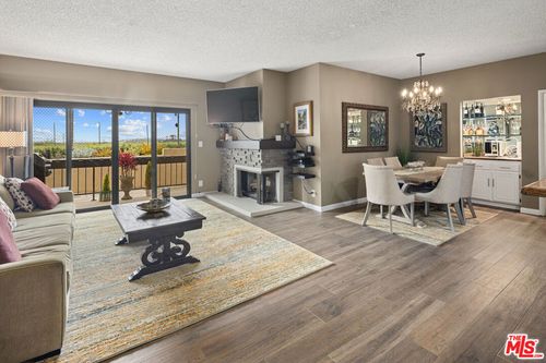 apt-149-8180 Manitoba St, Playa del Rey, CA, 90293-8648 | Card Image
