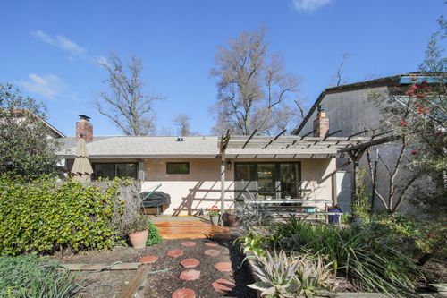 2318 Elendil Ln, Davis, CA, 95616-3044 | Card Image