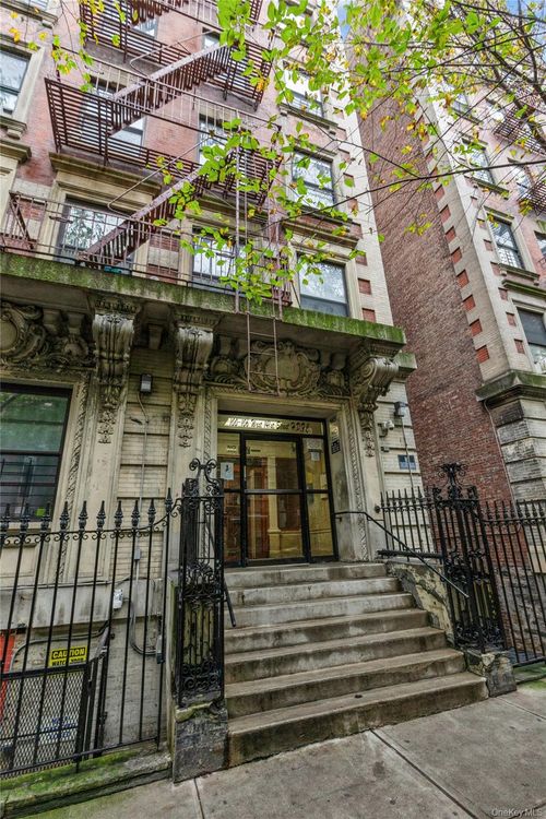 57-100 W 141st St, New York, NY, 10030-1885 | Card Image