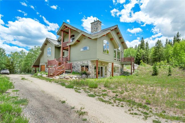 View from the driveway | Image 9