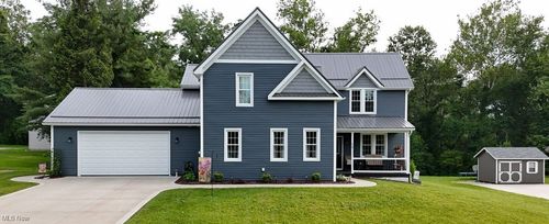 138 S Cherry St, Gnadenhutten, OH, 44629-9686 | Card Image