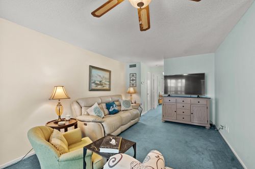 205-36 Vista Gardens Trl, Vero Beach, FL, 32962-1800 | Card Image