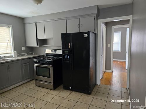 18582 Edinborough Rd, Detroit, MI, 48219-2891 | Card Image