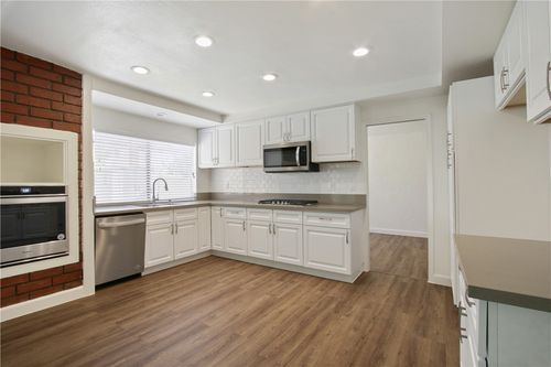 8062 Woodglen Cir, La Palma, CA, 90623-2144 | Card Image