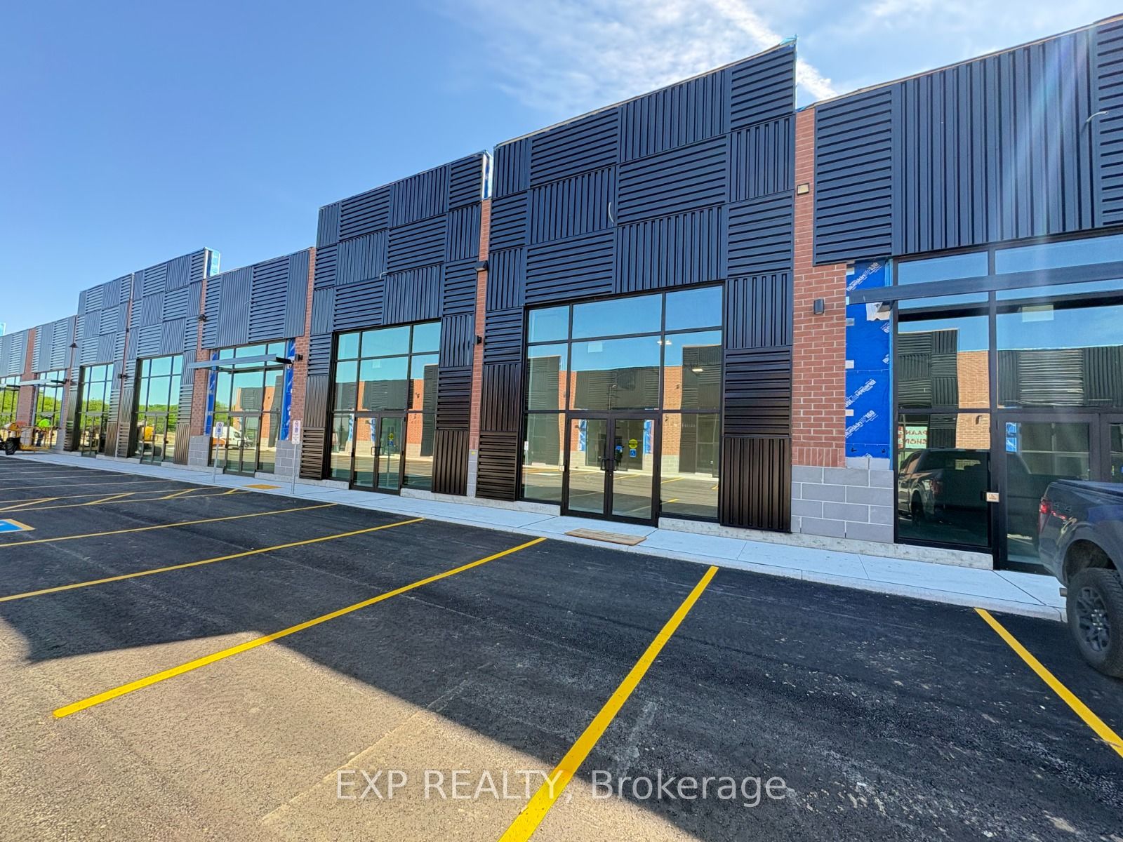 Commercial Lease in Woodstock