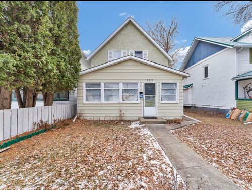 {{alt}} | Card Image