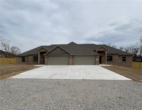 190 & 192 E 2nd Street, Centerton, AR, 72719 | Card Image