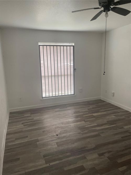 1011-5625 Antoine Dr, Houston, TX, 77091-4400 | Card Image