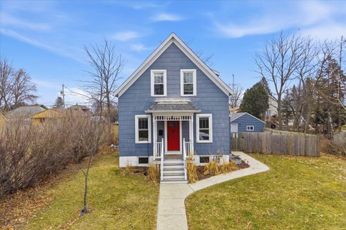 526 N Montgomery St, Port Washington, WI, 53074-1516 | Card Image