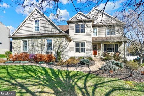 934 Castle Pond Dr, YORK, PA, 17402-7515 | Card Image