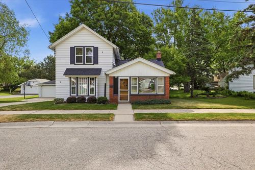 354 Prospect Avenue, Hartland, WI, 53029 | Card Image