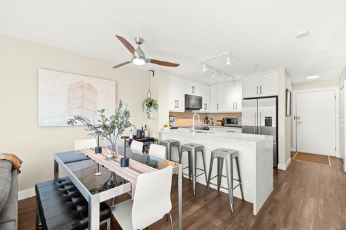 410-124 W 3rd St, North Vancouver, BC, V7M1E8 | Card Image