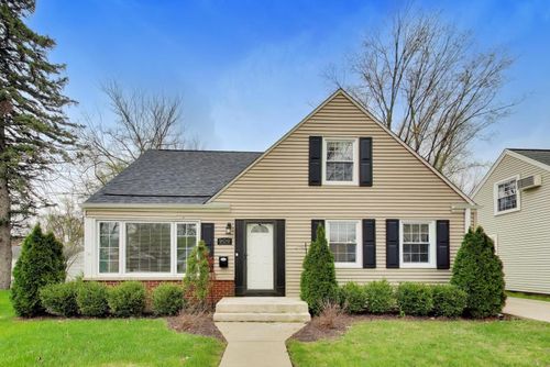 909 E Oakton St, Arlington Heights, IL, 60004-4909 | Card Image