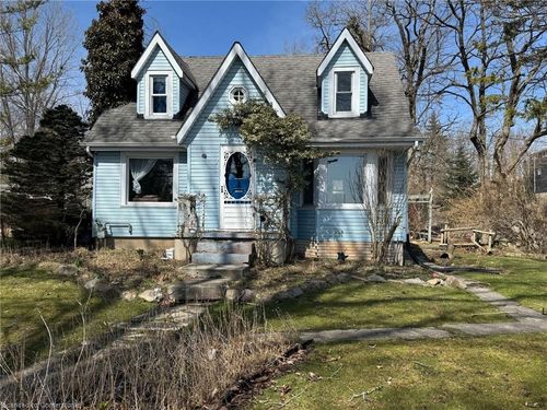 329 George St, Port Stanley, ON, N5L1C5 | Card Image