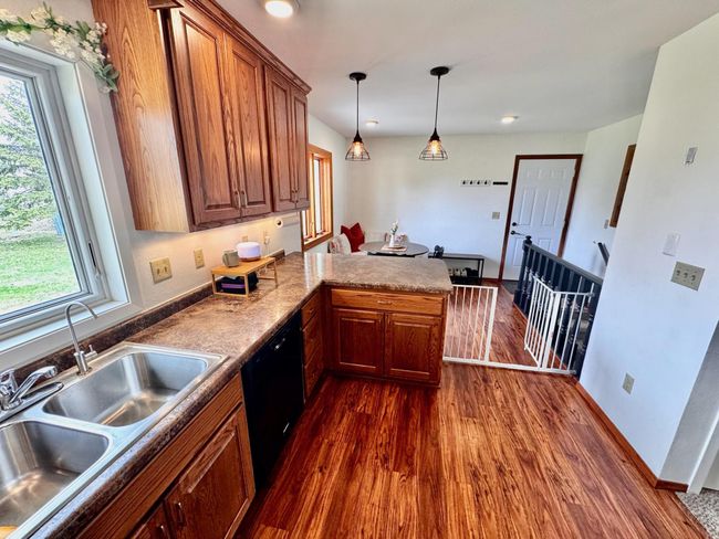 Kitchen and dining area | Image 4