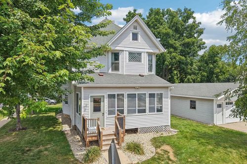 201 E 3rd St, Waunakee, WI, 53597-1447 | Card Image