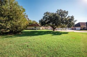 4 Stoney Brook Ln, Bay City, TX 77414