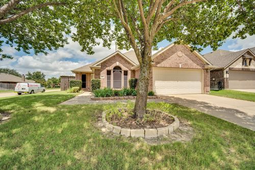 201 Old Settlers Trl, Waxahachie, TX, 75167-4836 | Card Image