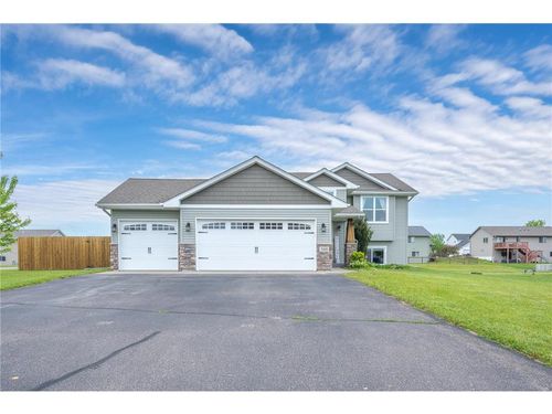 388 Dakota Ave, Roberts, WI, 54023-8505 | Card Image