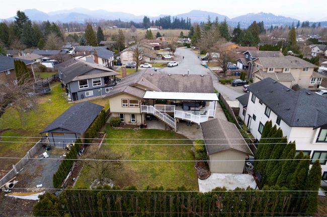3740 Balsam Crescent, House other with 5 bedrooms, 3 bathrooms and 8 parking in Abbotsford BC | Image 3