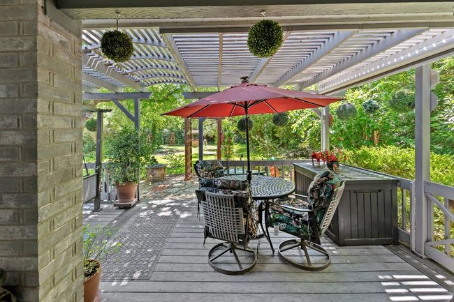 Covered back patio | Image 28