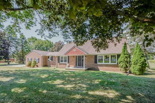 5861 Holderman Ave, Louisville, OH, 44641-9267 | Card Image