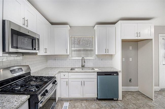 2653 Del Ridge Dr, House other with 3 bedrooms, 2 bathrooms and 1 parking in Douglasville GA | Image 6