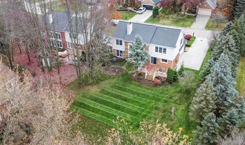 2456 Westwood Dr, Rochester Hills, MI, 48306-3174 | Card Image