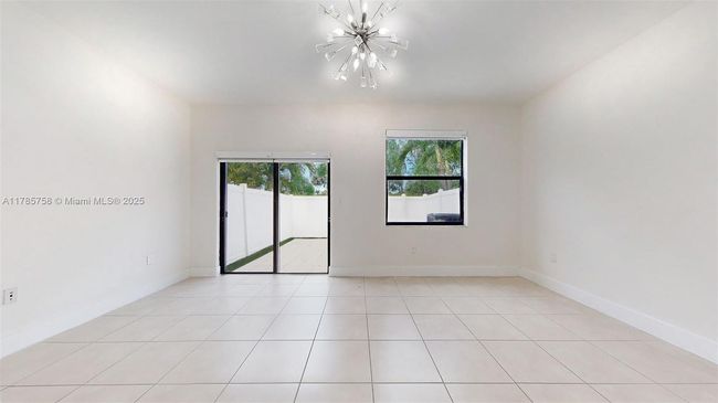 9231 W 32 Nd Ln, Home with 3 bedrooms, 3 bathrooms and null parking in Hialeah FL | Image 13