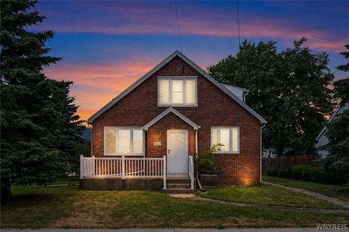 8 Evergreen Pl, Cheektowaga, NY, 14225-3308 | Card Image