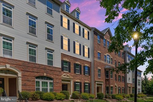7438 Brunson Cir, GAINESVILLE, VA, 20155-4909 | Card Image