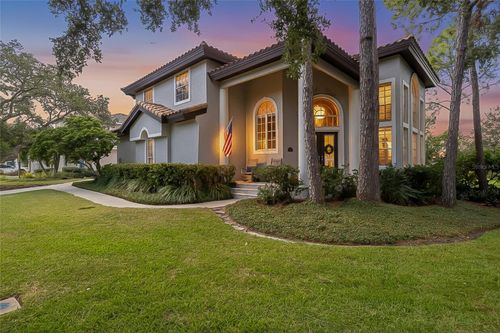 700 Sand Pine Dr Ne, ST PETERSBURG, FL, 33703-3181 | Card Image