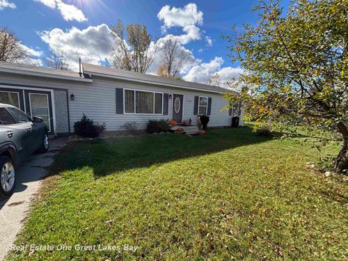 1005 Conrad Rd, Standish, MI, 48658-9138 | Card Image