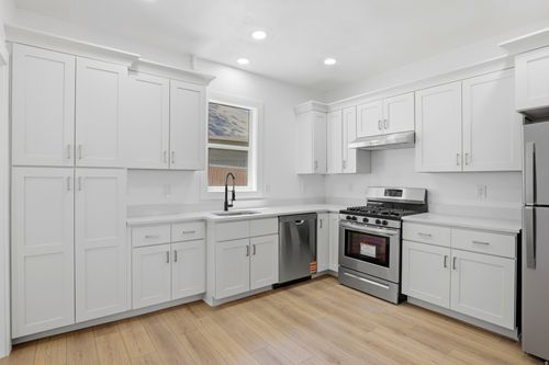 823 S 1000 E, Salt Lake City, UT, 84102-3609 | Card Image