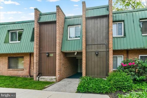 810-810 Meadowview Ln, MONT CLARE, PA, 19453-5164 | Card Image