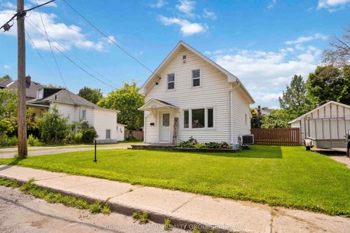 270 Harry St, Renfrew, ON, K7V3E3 | Card Image