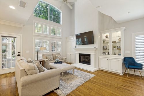 4167 Towne Green Cir, Addison, TX, 75001-4954 | Card Image