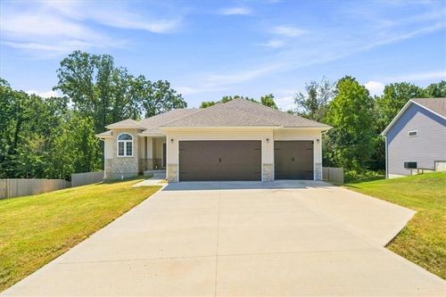 14 Se 230th Rd, Warrensburg, MO, 64093-7789 | Card Image