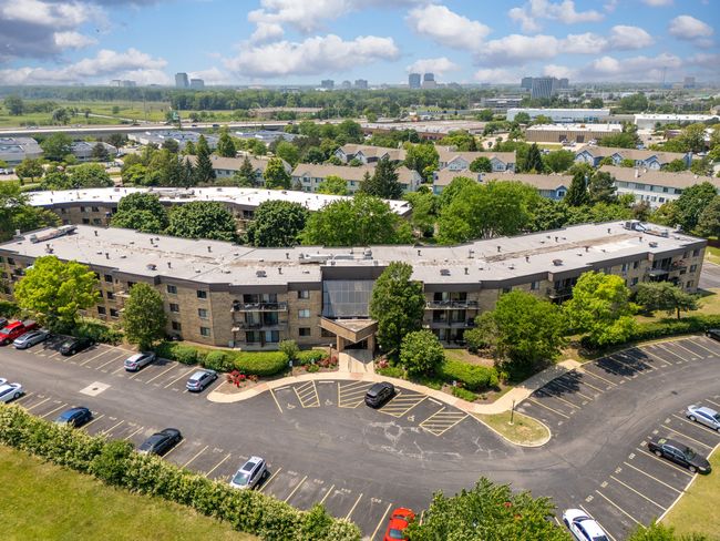 APT-214 - 5550 Astor Ln, Condo with 2 bedrooms, 1 bathrooms and 2 parking in Rolling Meadows IL | Image 21