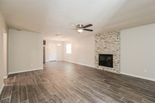 8716 Tracy Dr, Oklahoma City, OK, 73132-3107 | Card Image