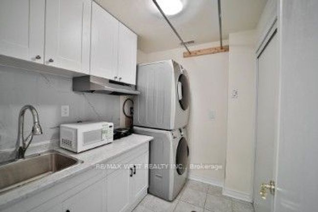 11 - 15 Old Colony Rd, House attached with 4 bedrooms, 4 bathrooms and 1 parking in Richmond Hill ON | Image 30