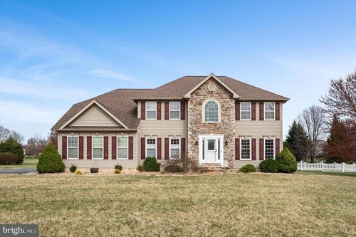28 Hargrove Cir, MARTINSBURG, WV, 25403-6322 | Card Image