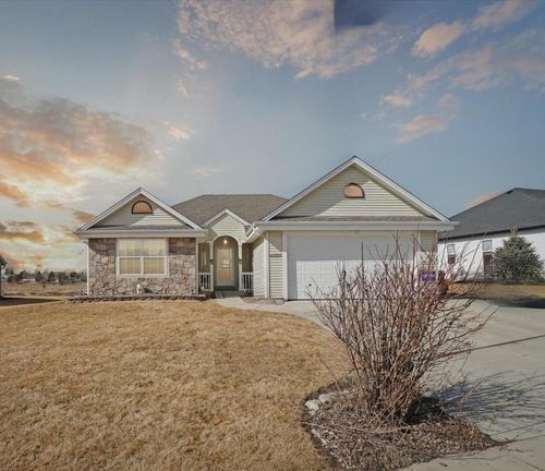 1331 Glacier Court, Hartford, WI, 53027 | Card Image