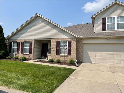 5047 Twin Lakes Cir, Englewood, OH, 45315-8760 | Card Image