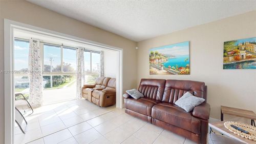 304-7877 Golf Circle Dr, Margate, FL, 33063-7375 | Card Image
